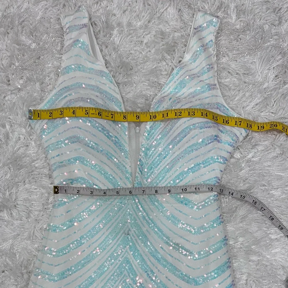 New 🌐 Iridescent White Sequin Dress with Beaded Shoulders. - Picture 13 of 16